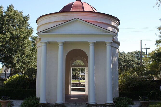 90-Minute Charleston City Sightseeing Bus Tour - Rainbow Row and Colonial Lake: the streets you’ll recognize again