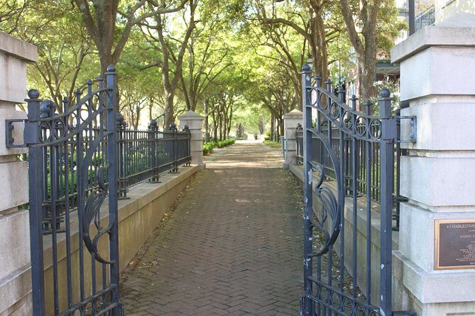 90-Minute Charleston City Sightseeing Bus Tour - Optional upgrade: Joseph Manigault House or Charleston Museum for extra time inside
