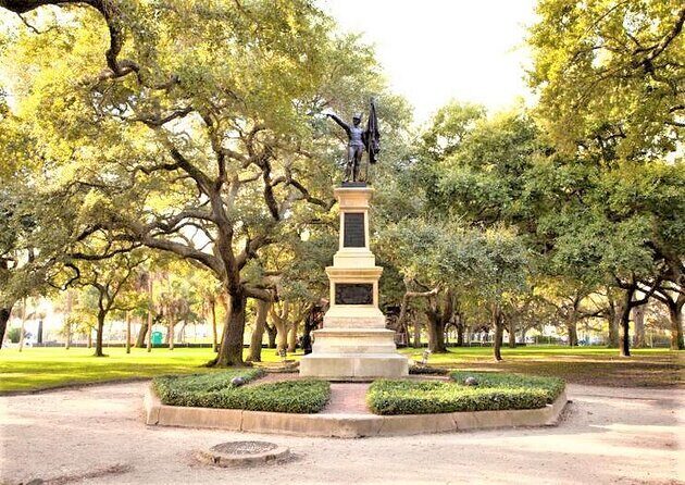Book Charleston's Most Educational History Tour! - Tradd Street built in 1720: history you can actually see