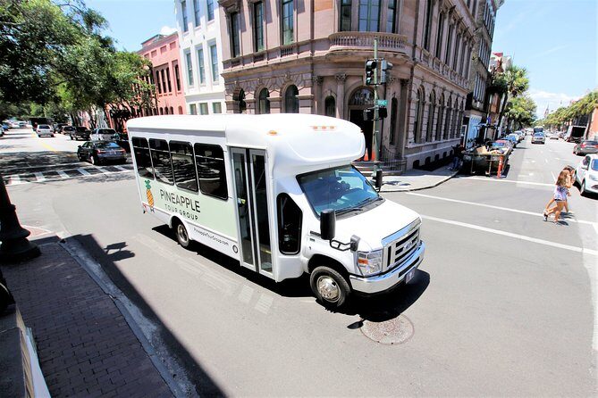 Charleston City Sightseeing Bus Tour - St. Michael’s Church and the Oldest-City Signal