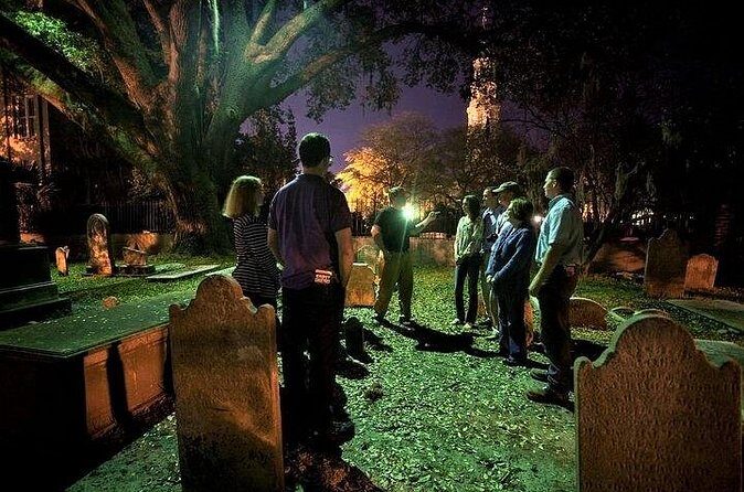 Charleston Ghost & Graveyard Night-Time Guided Walking Tour - Guide energy matters: what to look for in your night’s storytelling