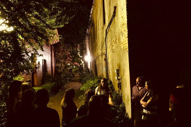 Charleston Haunted Booze and Boos Ghost Walking Tour - Pirate-Style Ghost Stories on Foot: What the Tour Feels Like