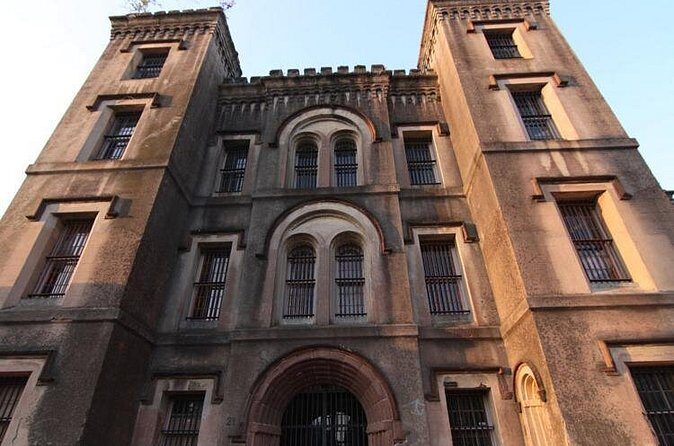 Charleston Haunted Jail Night-Time Walking Tour with Admission to Old City Jail - Who should book the Charleston Haunted Jail night tour, and who might skip it