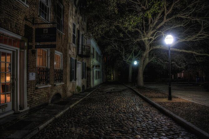 Charleston Haunted Pub Crawl - Charleston Haunted Pub Crawl: the best way to do history with a little bite
