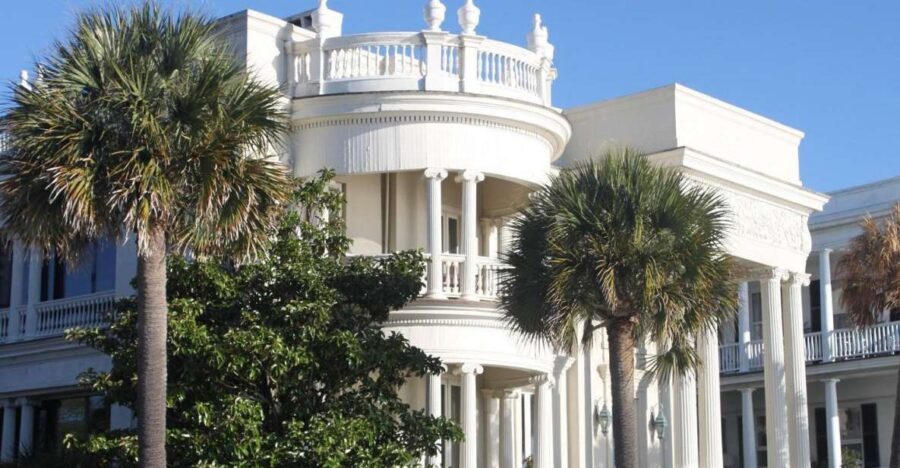 Charleston: Historic City Highlights Guided Bus Tour - Meeting Point and First-Day Game Plan Outside the Visitor Center