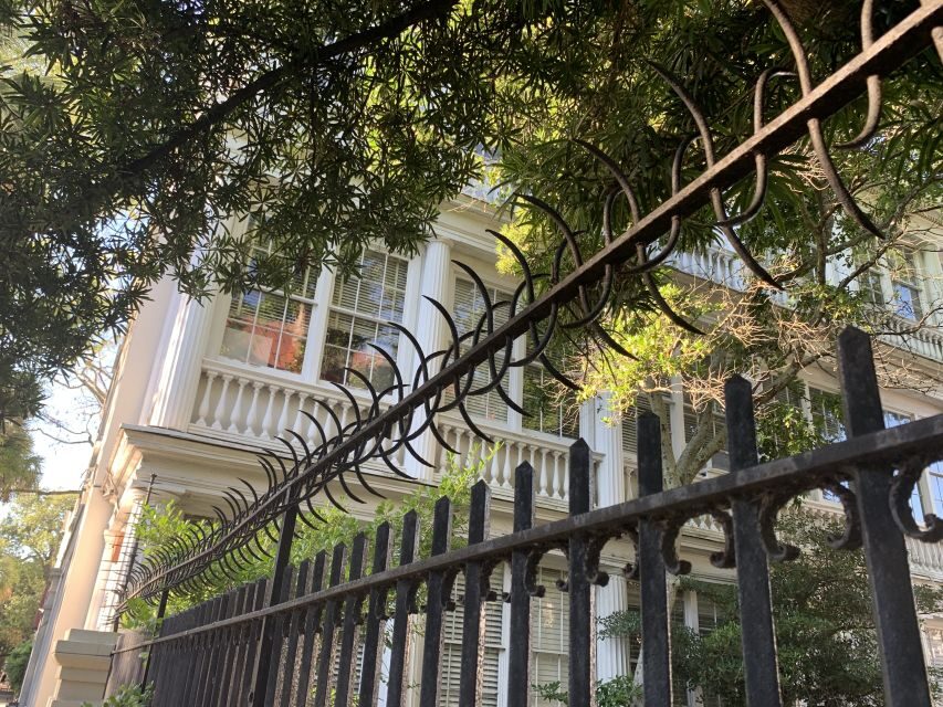 Charleston: Historical Walking Tour with Storytelling - Mansions, Harbor Views, and White Point Garden Stops