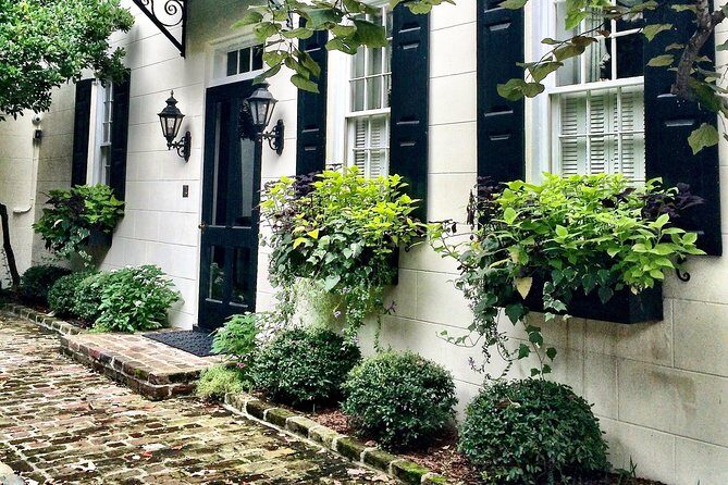 Charleston History, Homes, and Architecture Guided Walking Tour - South of Broad and the Battery: Mansions, Sea Walls, and Cooling Breezes