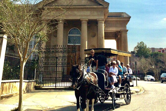Charleston Horse & Carriage Historic Sightseeing Tour - Guides, horses up close, and the one drawback to plan for