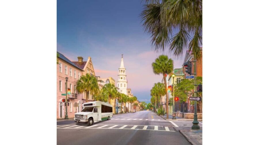 Charleston: Old Town Trolley Tour - Getting started at the Charleston Visitor Center
