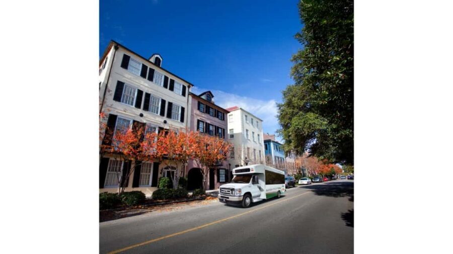 Charleston: Old Town Trolley Tour - The Battery: waterfront views with a history soundtrack