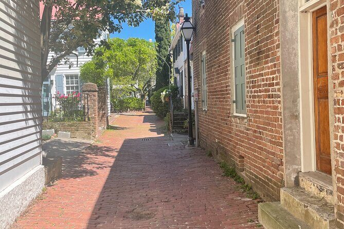 Charleston Self Guided Walking Tour - Poogan’s Porch: the dog behind the restaurant