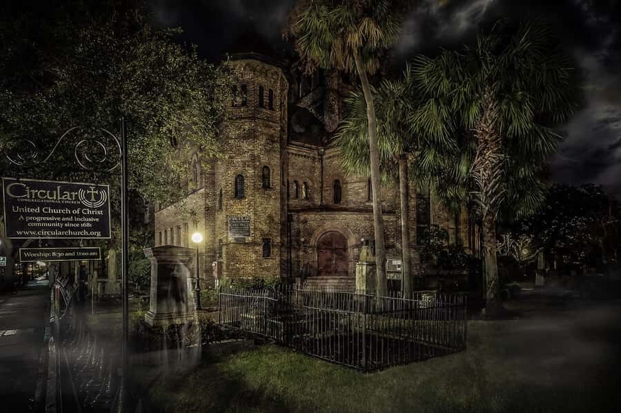 Charleston: Spirits & Spirits Haunted Pub Crawl - Meeting on East Bay: how to start smoothly at the Exchange building