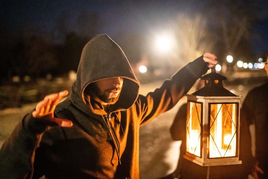 Charleston Terrors: Pirate Ghosts Haunted Walking Tour - The Opening Moments: How the Guide Gets You Into the Story