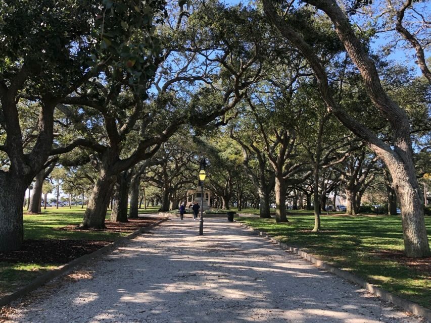 Charleston: Walking History and Bar Tour - Key things that make this Charleston bar-and-history tour worth it