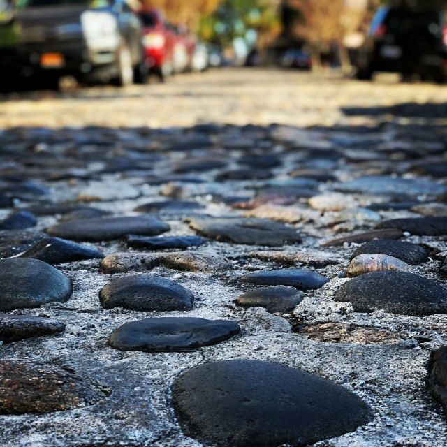 Charleston: Walking History and Bar Tour - Meet at O-Bar Oyster House, then get a snack and a starting drink