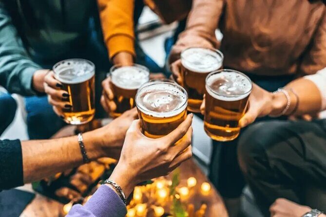 Charleston's Crafts & Cocktails tour - Stop 2 at The Griffon (18 Vendue Range): a classic pub where locals feel at home