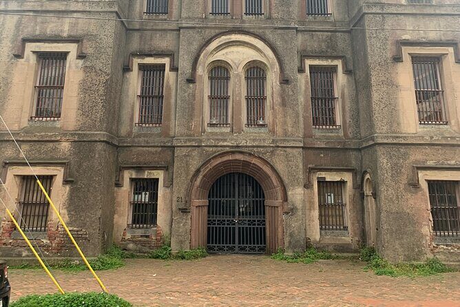 Charleston's Haunted Ghost Tour - Solo Smart Phone Guided Tour - The Old Exchange Area: Where Prison-Era Haunting Sets the Mood