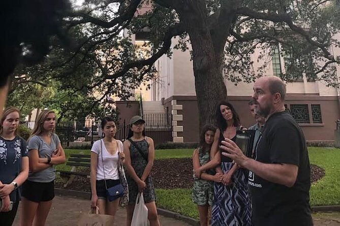 Charleston's Pleasing Terrors Night-Time Walking Ghost Tour - What makes this Charleston ghost tour work at night