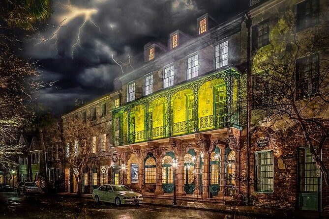 Charleston’s Spirits & Spirits Haunted Pub Crawl - Walking Pub Crawl Reality Check: Crowds and Comfort