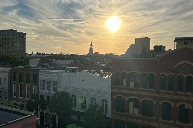 Charm of Charleston - Walk Through Time with a Charleston Native - A 90-minute route that strings together Charleston’s big clues
