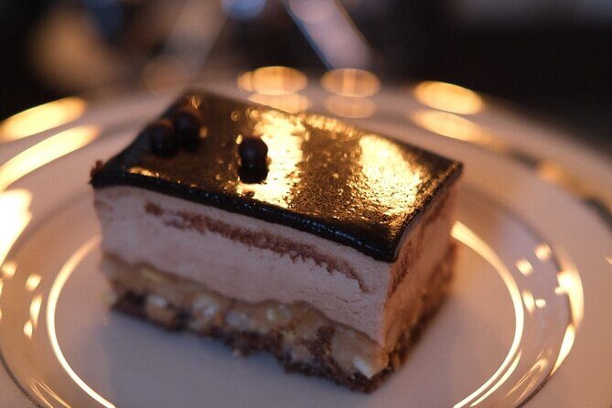 Dessert with Death in Charleston - Dessert Course Flow: How the Evening Usually Feels