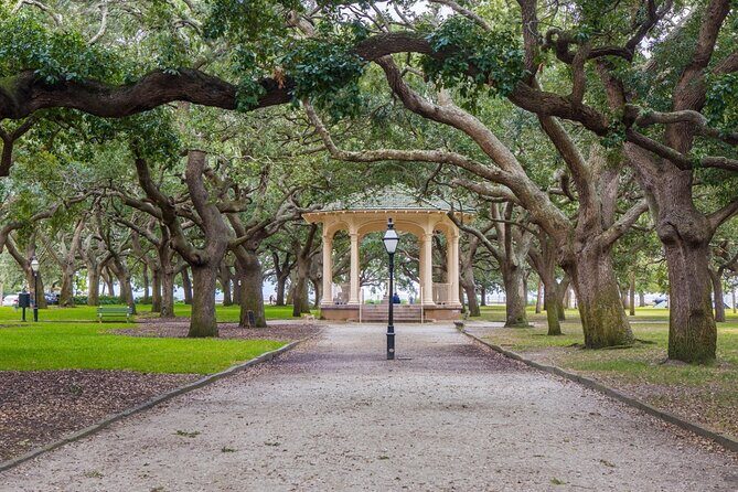 Discover Charleston! (Small Group Walking Tour - Max 10 Guests) - Start at 122 E Bay St and get your bearings fast