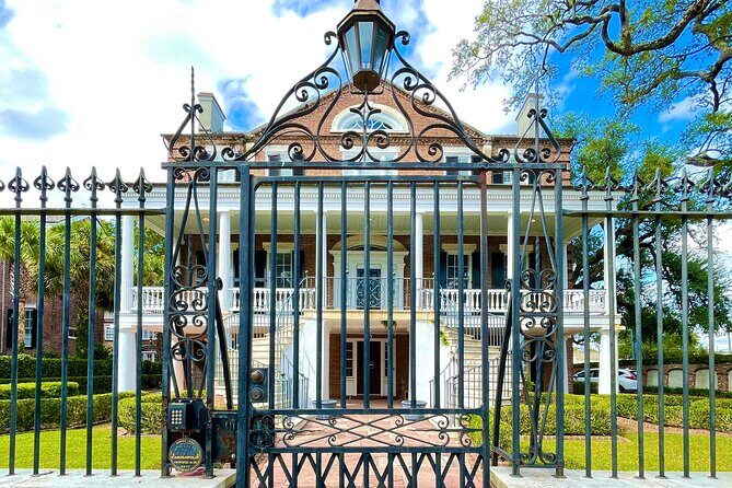 Get Out of Town! Visit 12 Lowcountry Stops with the Complete Charleston Tour! - Stop 3 to Stop 4: Morris Island Lighthouse and the Angel Oak’s Scale
