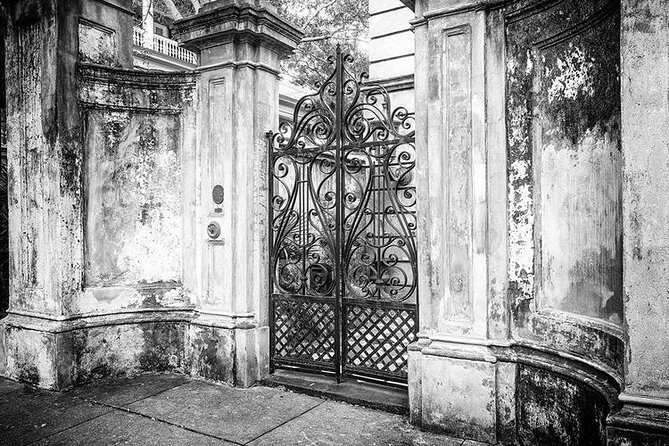 Ghosts of Charleston Night-Time Walking Tour with Unitarian Church Graveyard - Choosing Between Graveyard Only and Graveyard + City