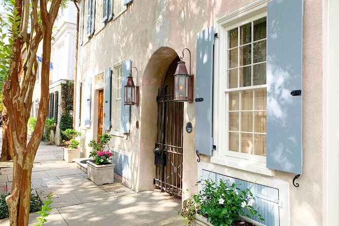 Hidden Alleyways and Historic Sites Small-Group Walking Tour - French Quarter Alleyways: More Turns, More Character