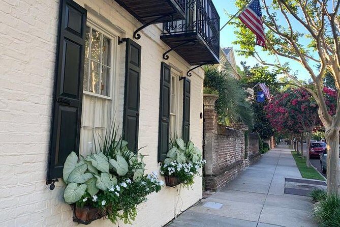 Historic Charleston Walking & Storytelling Tour - Old Exchange and Provost Dungeon: where trade meets punishment