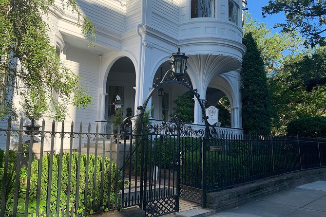 Historic Charleston Walking & Storytelling Tour - White Point Garden and the Battery: harbor views with a defensive purpose