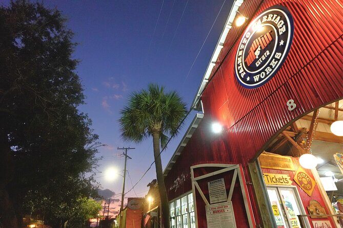 Private Evening Carriage Tour Charleston - Palmetto Carriage - The Revolutionary War gunpowder building: where the eerie story has a timeline