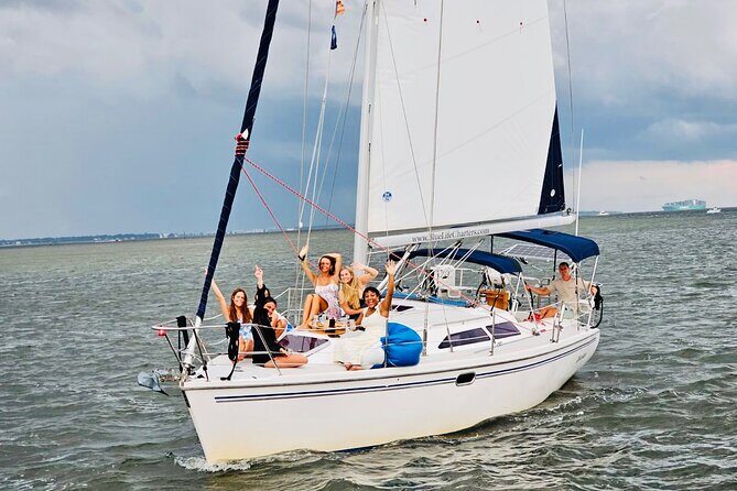 Private Luxury Yacht Charters, BYOB & Dolphins - Getting There Smoothly: Lockwood Dr, Marina Timing, and Parking Reality