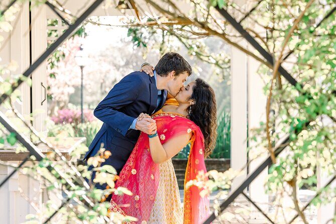Private Photo Session in Historic Charleston - The Posing Help That Changes Everything (Dennis-Led Sessions)