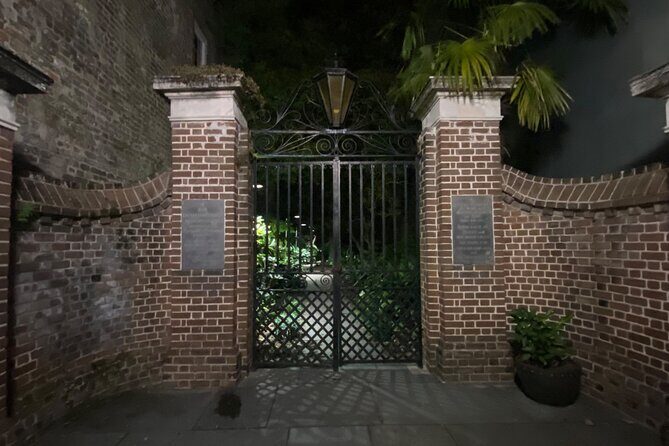 Real Hauntings of Charleston! (Small Group Ghost Tour) - Poogan’s Porch and the four-legged spirit moment