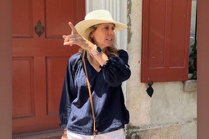 Semi-private SMALL group Historic Walking Tours w/certified guide - City Hall and the Four Corners of Law Stop