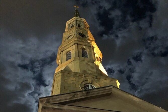 The Charleston Boo Hag and Brews Ghost and Bar Tour - Circular Congregational Church and the Graveyard Close-View Moment